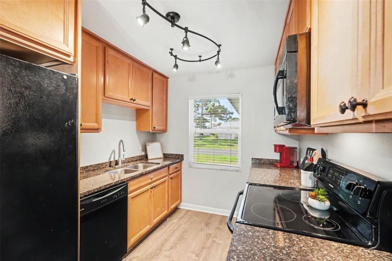 3267 39th Street S, Unit B, Saint Petersburg, FL 33711 Photo