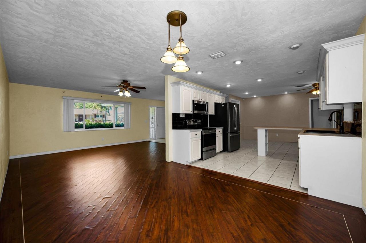 9083 Briarwood Drive, Seminole, FL 33772 Photo