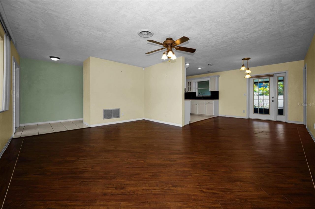 9083 Briarwood Drive, Seminole, FL 33772 Photo