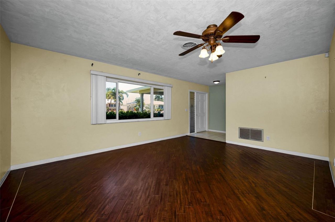 9083 Briarwood Drive, Seminole, FL 33772 Photo