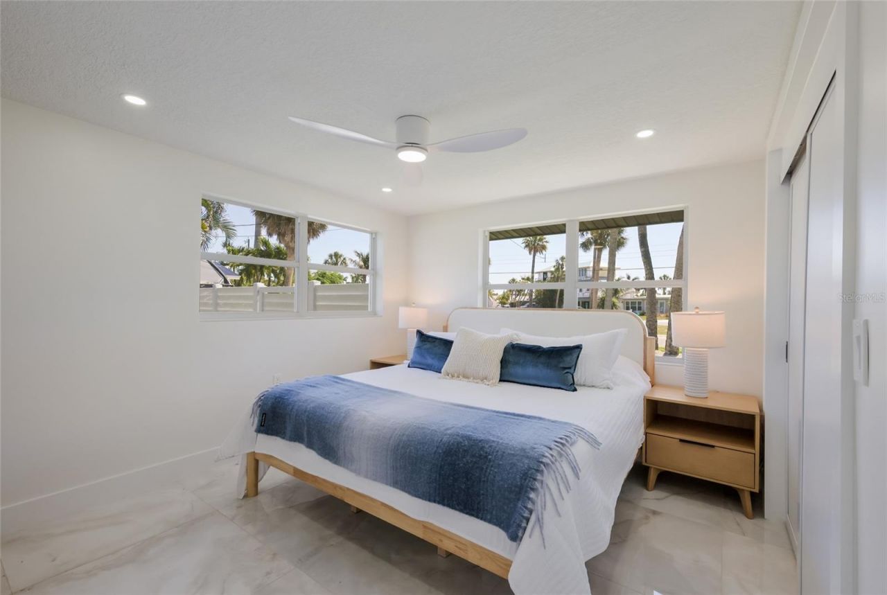 214 85th Street, Holmes Beach, FL 34217 Photo