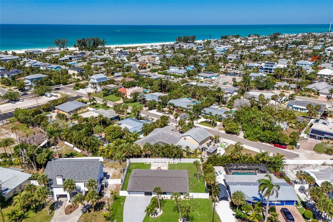 214 85th Street, Holmes Beach, FL 34217 Photo