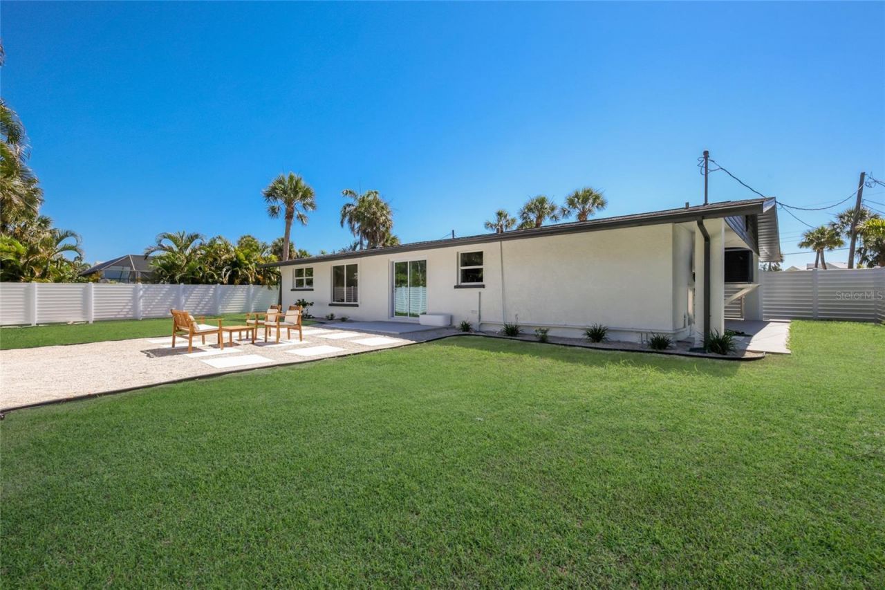 214 85th Street, Holmes Beach, FL 34217 Photo