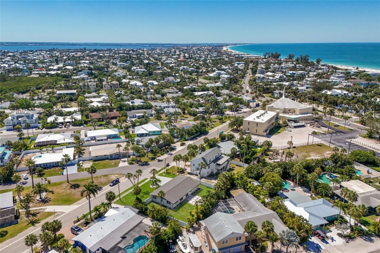 214 85th Street, Holmes Beach, FL 34217 Photo