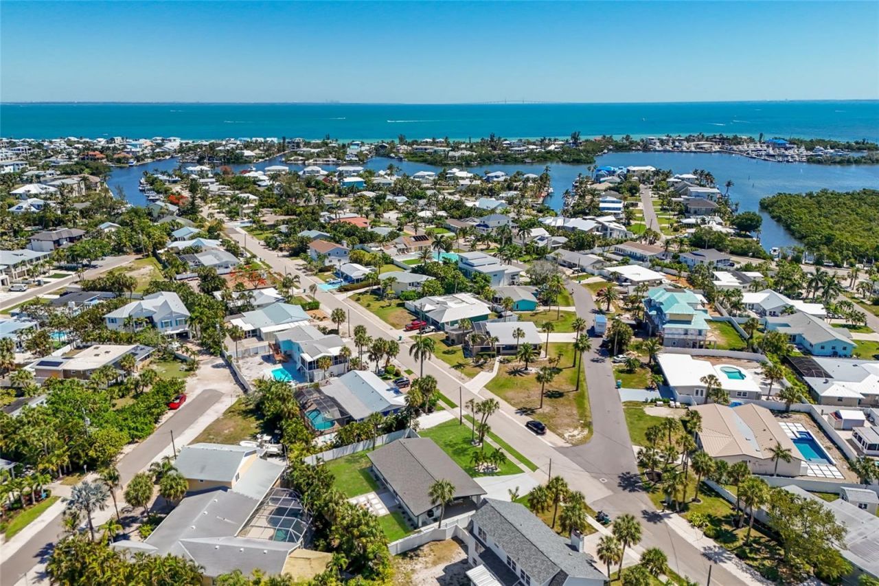 214 85th Street, Holmes Beach, FL 34217 Photo