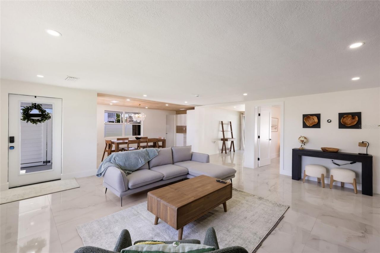 214 85th Street, Holmes Beach, FL 34217 Photo