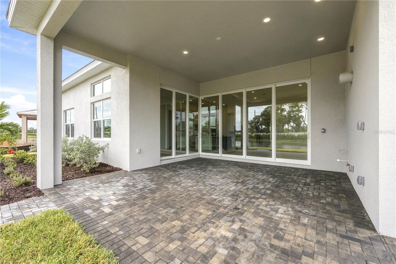 17805 Palmiste Drive, Bradenton, FL 34202 Photo