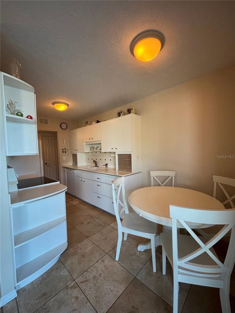 4822 Ocean Boulevard, Unit 3D, Sarasota, FL 34242 Photo
