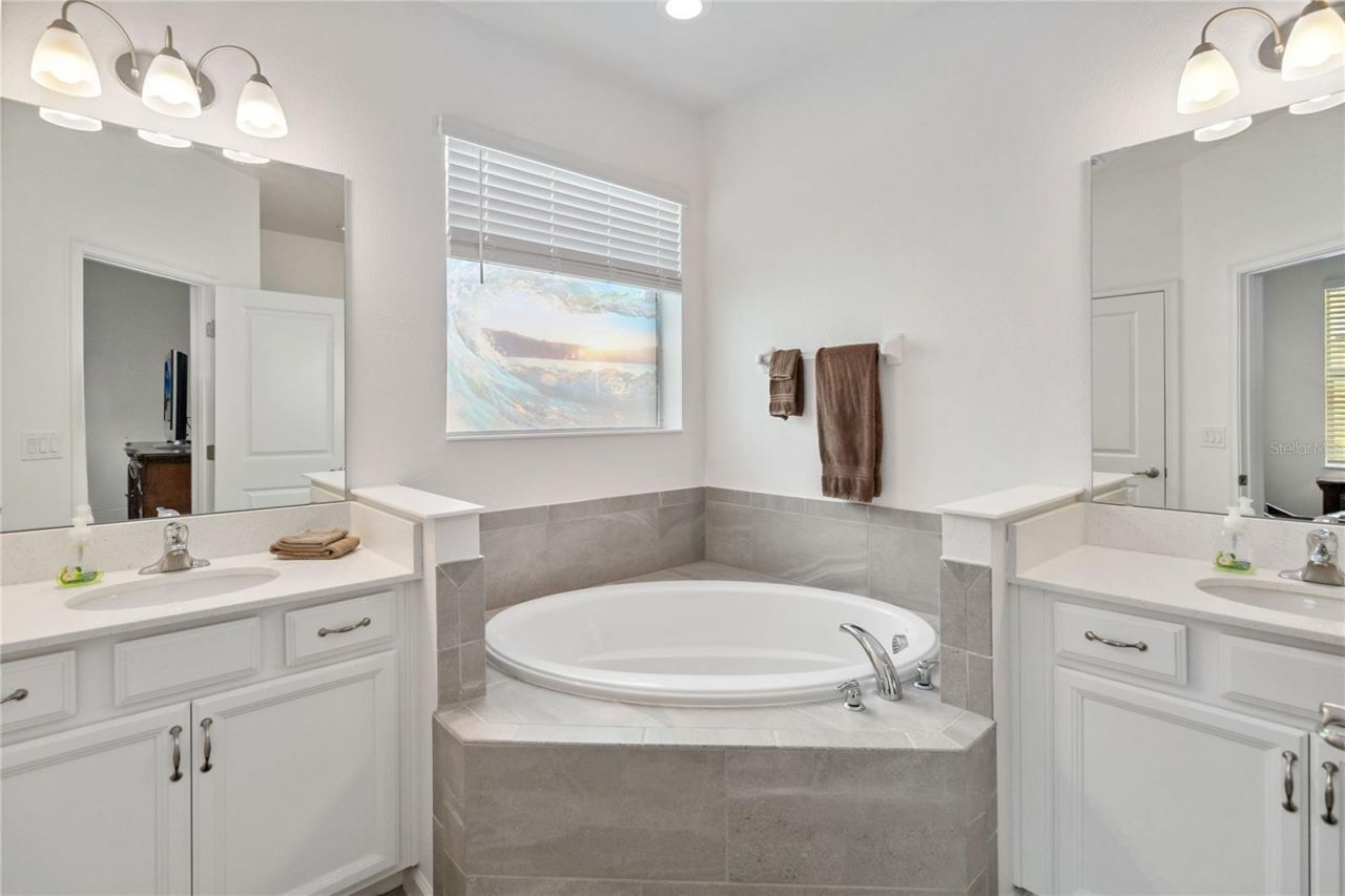413 Sapphire Drive , Davenport, FL 33837 Photo