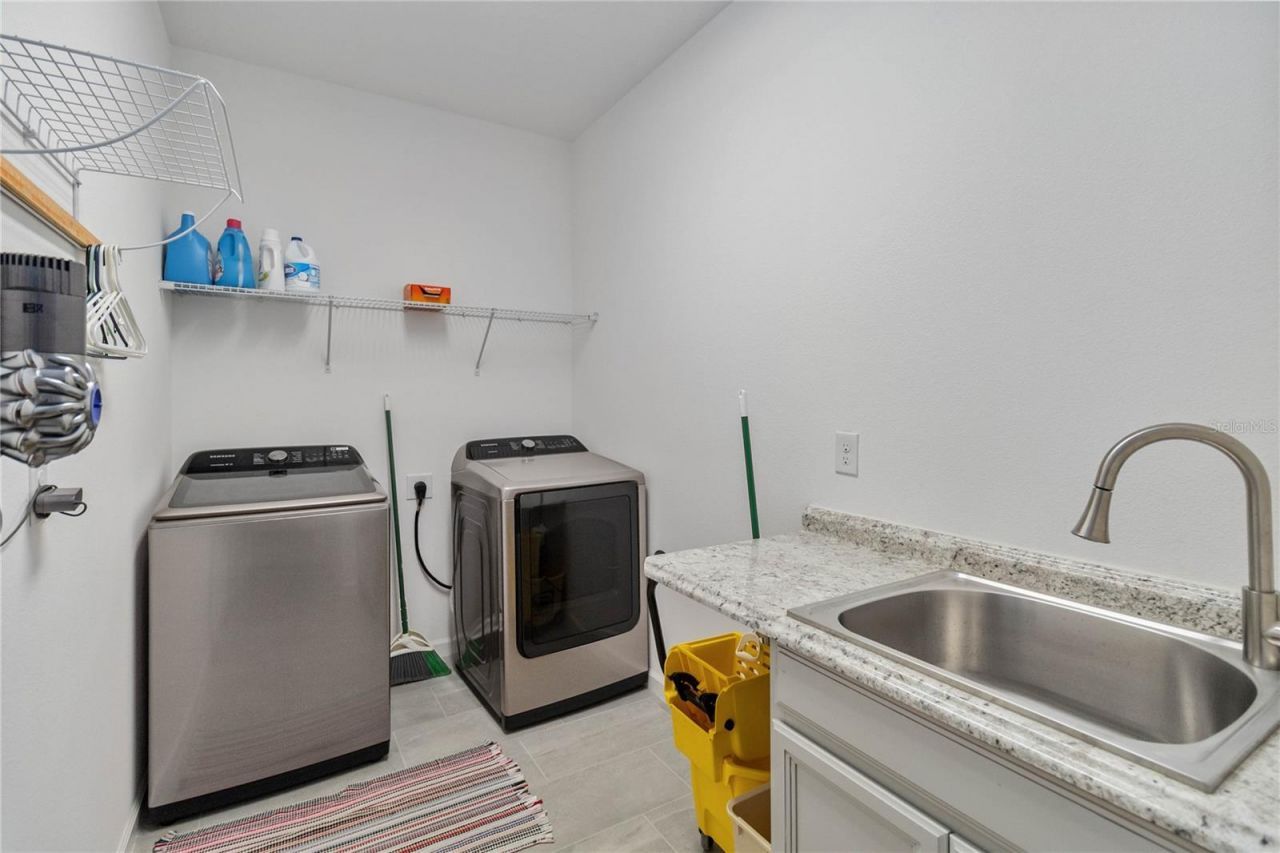 413 Sapphire Drive , Davenport, FL 33837 Photo