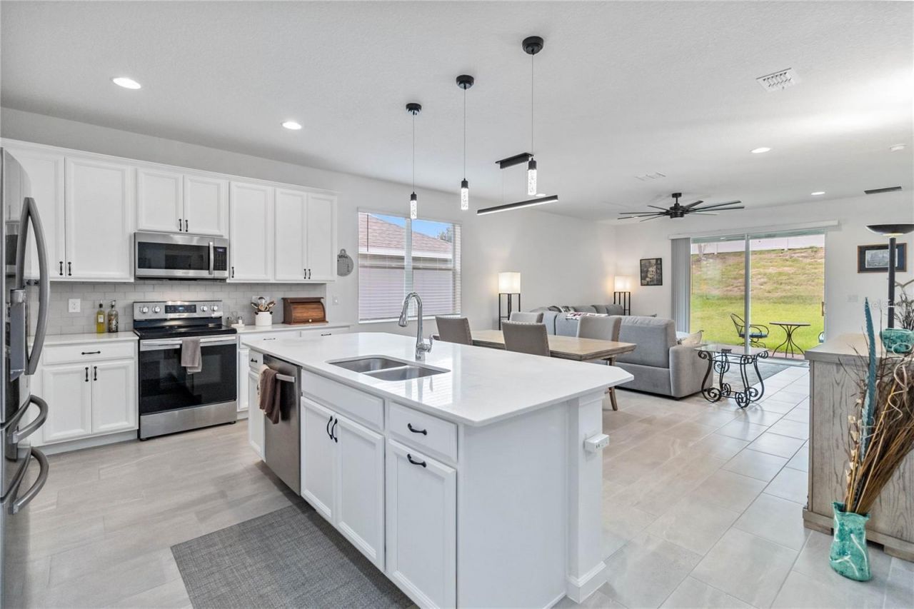 413 Sapphire Drive , Davenport, FL 33837 Photo