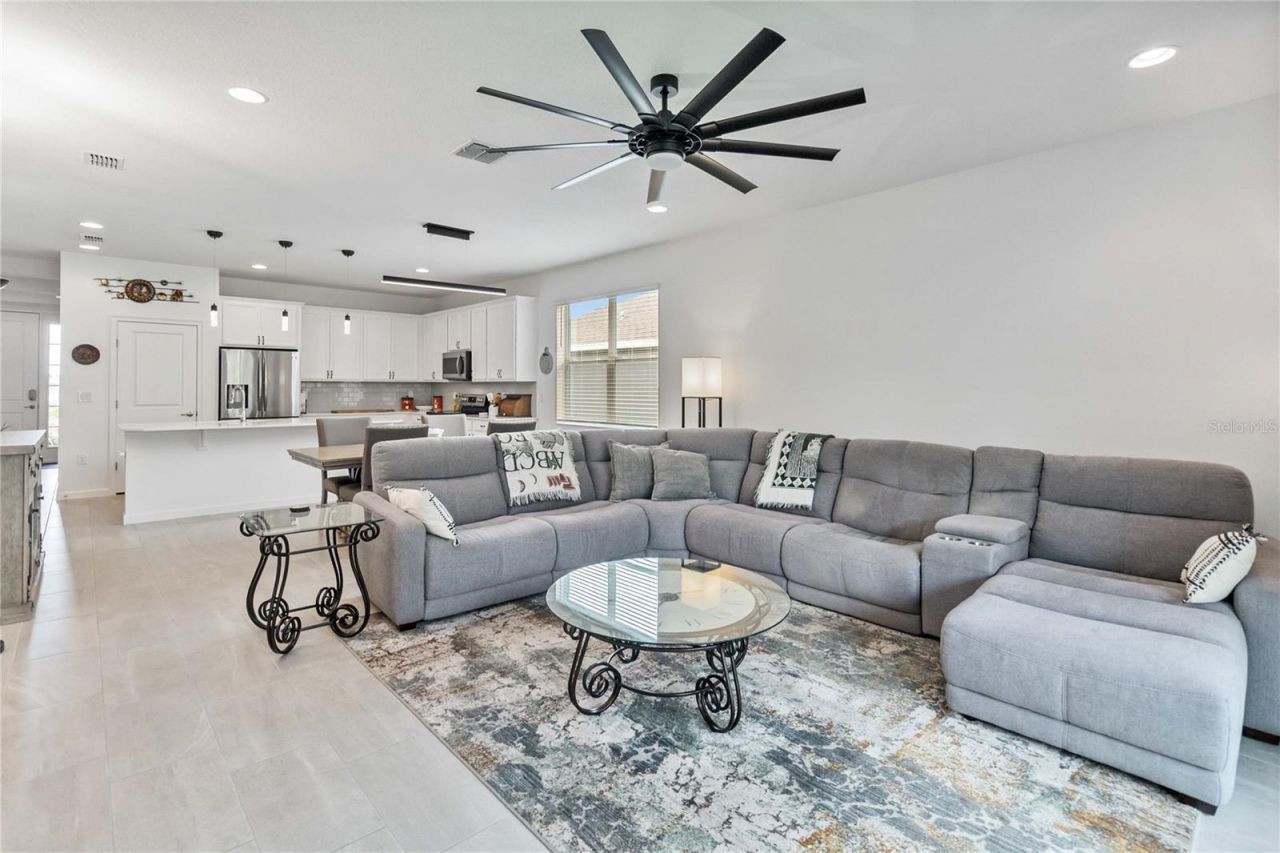 413 Sapphire Drive , Davenport, FL 33837 Photo