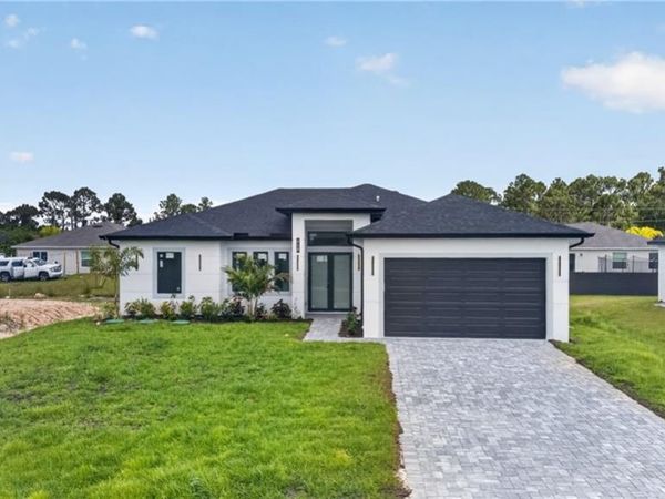 210 Pembroke ST , LEHIGH ACRES, FL 33974