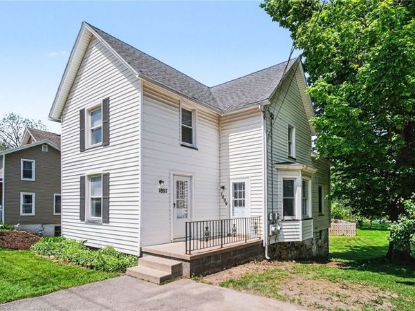 1897 Ridge Rd , Ontario, NY 14519