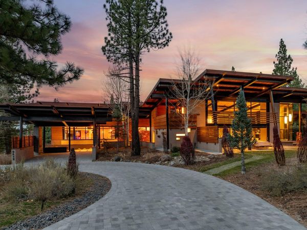 9612 Dunsmuir Way, Truckee, CA 96161