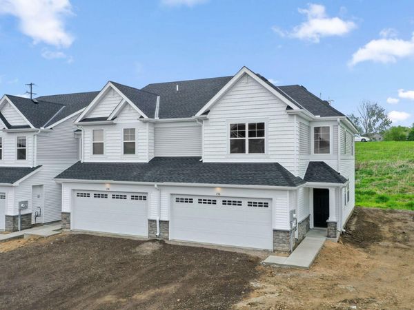 196 Huntington Drive, Waconia, MN 55387