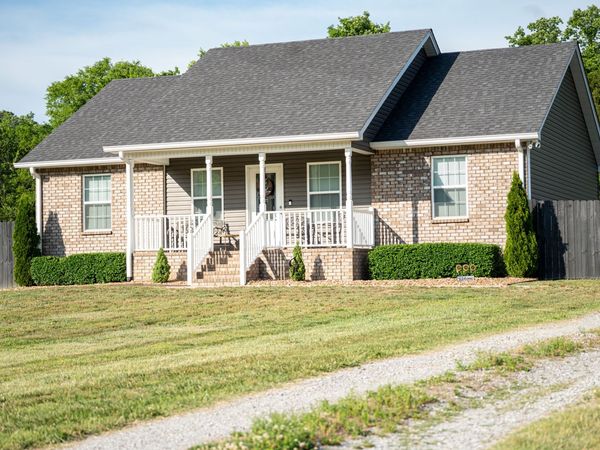 494 Rogues Fork Rd , Bethpage, TN 37022