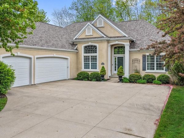 1568 KINGSWOOD DRIVE, Neenah, WI 54956