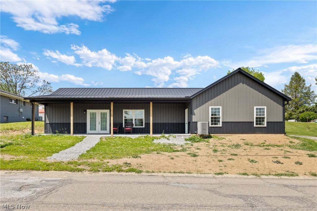 110 Carlisle Avenue, Mingo Junction, OH 43938