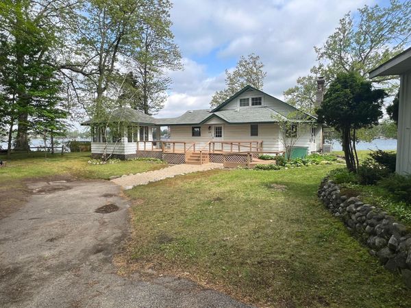 2550 Lakeside Drive, Stanton, MI 48888