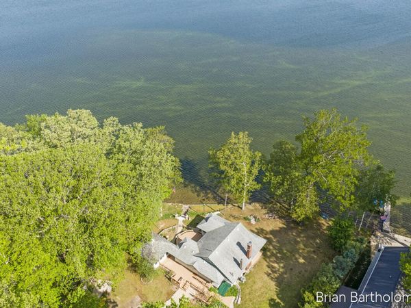 2550 Lakeside Drive, Stanton, MI 48888