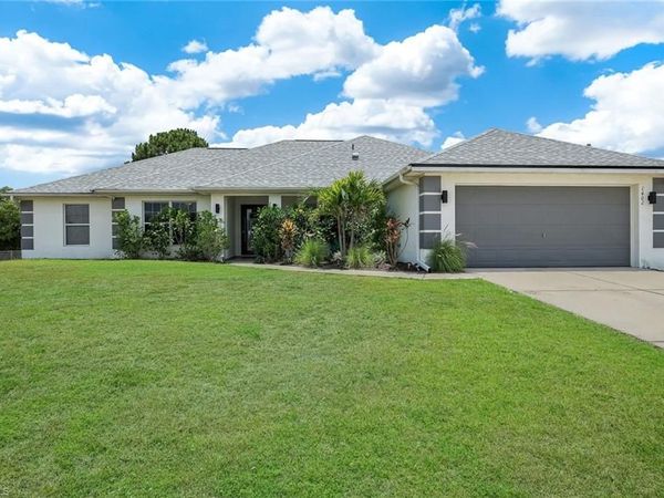 1402 NE 19th TER , CAPE CORAL, FL 33909