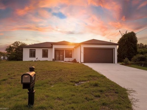 757 Switchboard LN , LEHIGH ACRES, FL 33974