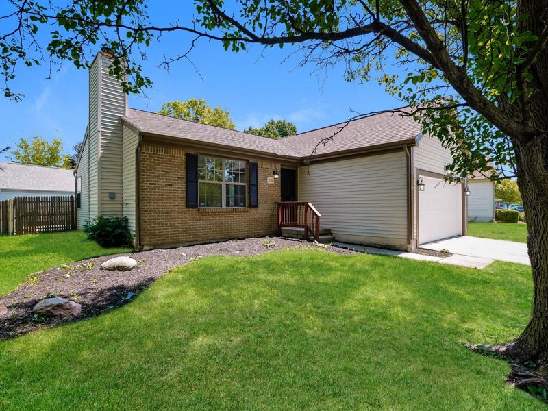 2274 Lockamy Court, Grove City, OH 43123 Photo 2