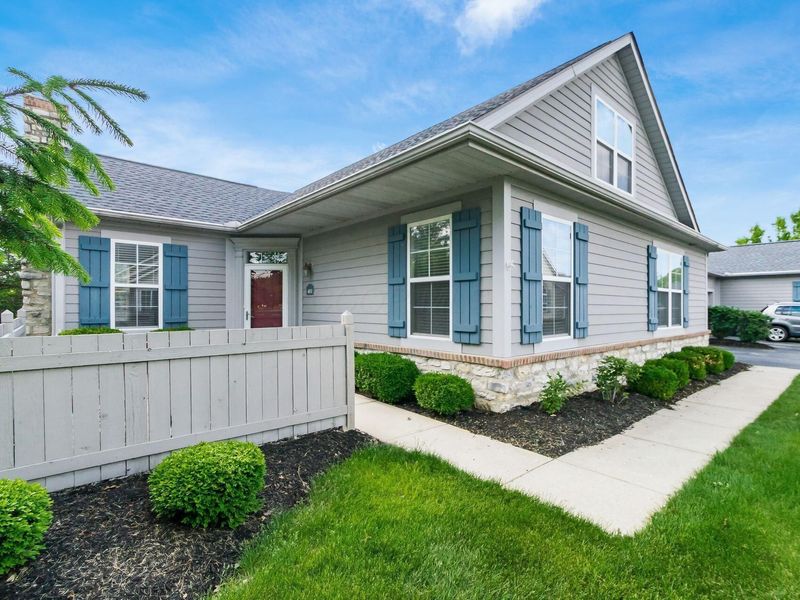 4111 Aumbrey Court, Unit 35, New Albany, OH 43054 Photo 1
