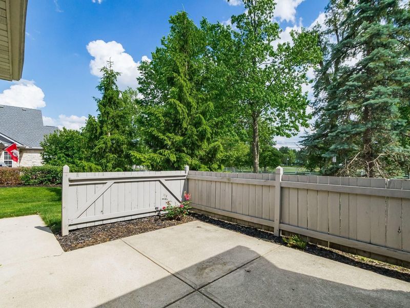 4111 Aumbrey Court, Unit 35, New Albany, OH 43054 Photo 3