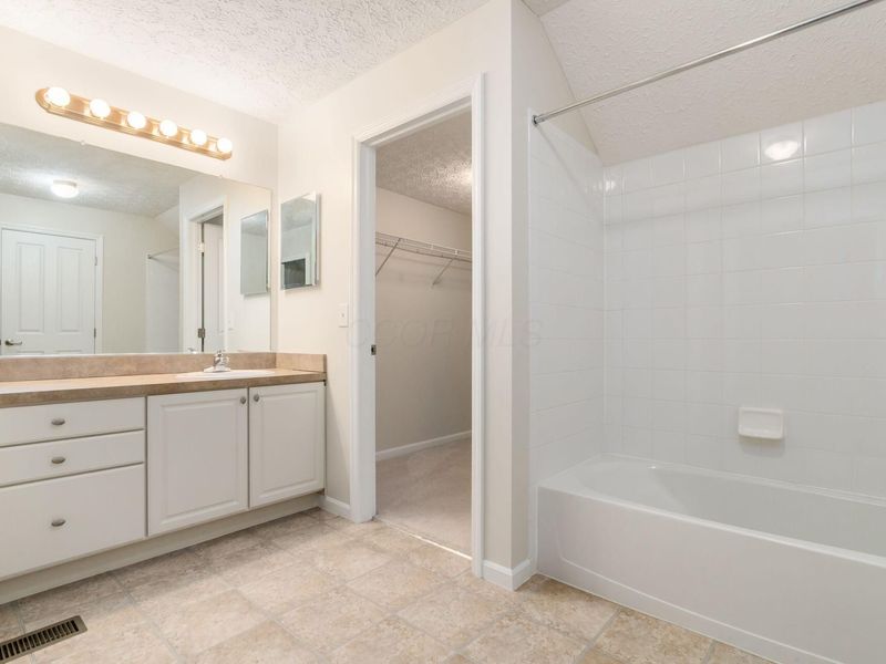 4111 Aumbrey Court, Unit 35, New Albany, OH 43054 Photo 40