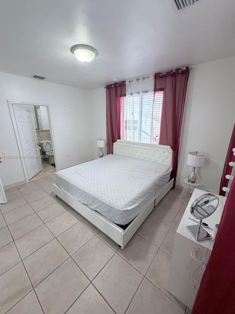 1670 NW 73rd St, Miami, FL 33147 Photo