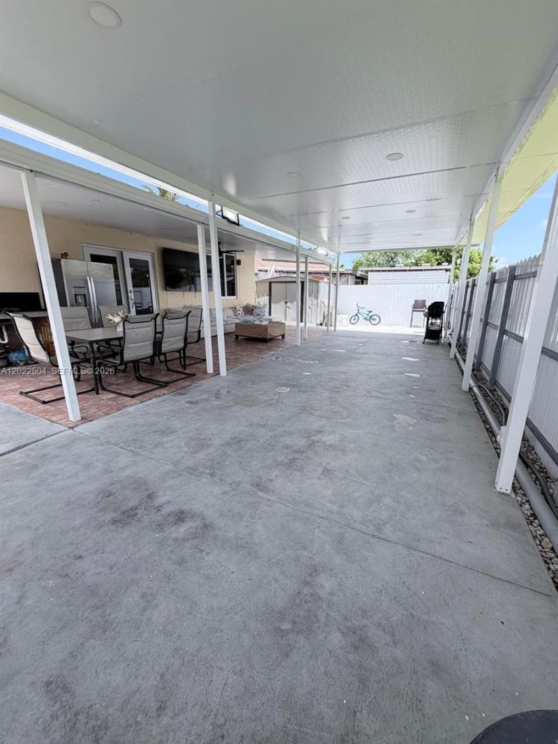 1670 NW 73rd St, Miami, FL 33147 Photo