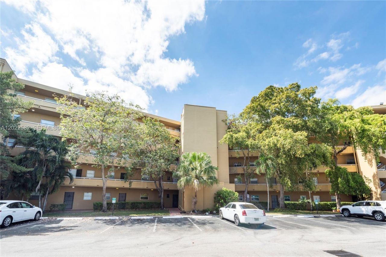 4111 Stirling Rd , Unit 509, Dania Beach, FL 33314 Photo