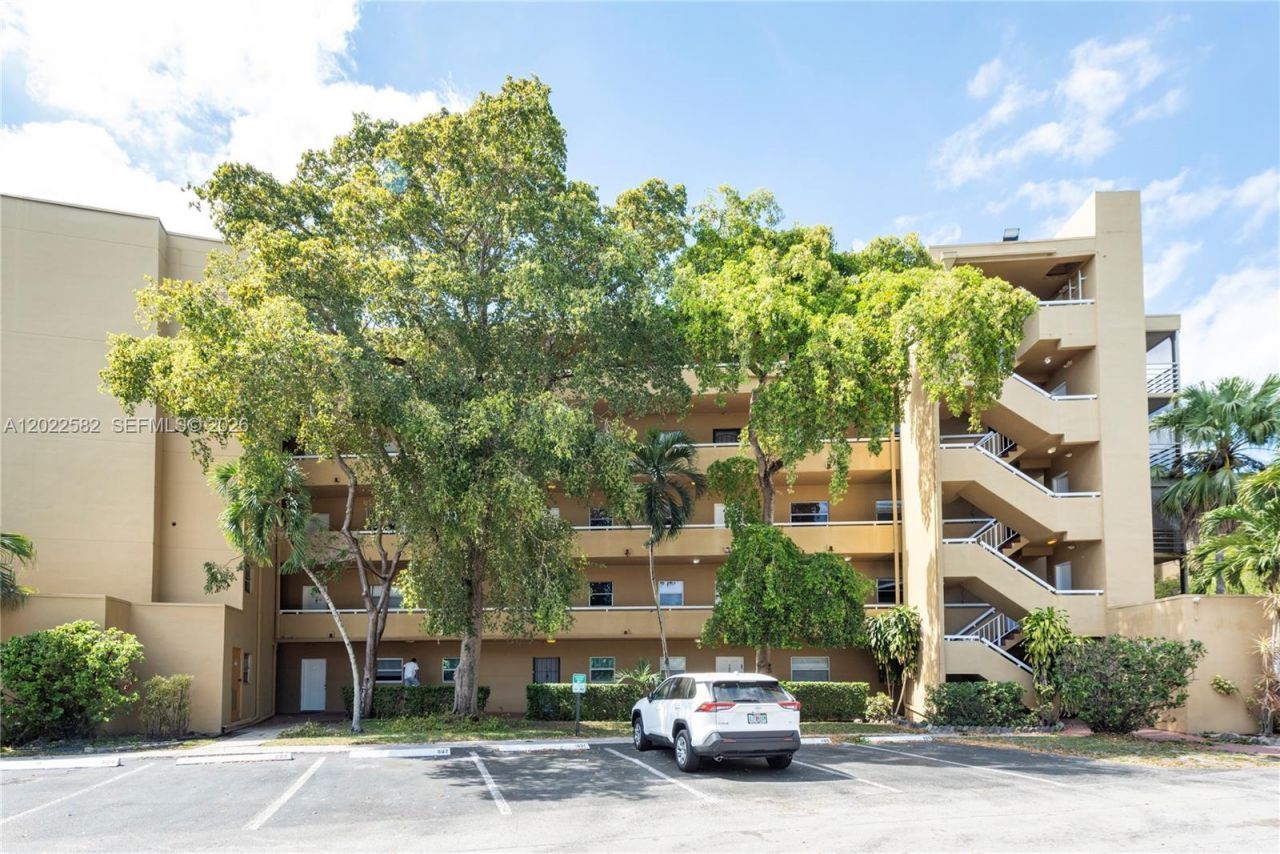 4111 Stirling Rd , Unit 509, Dania Beach, FL 33314 Photo