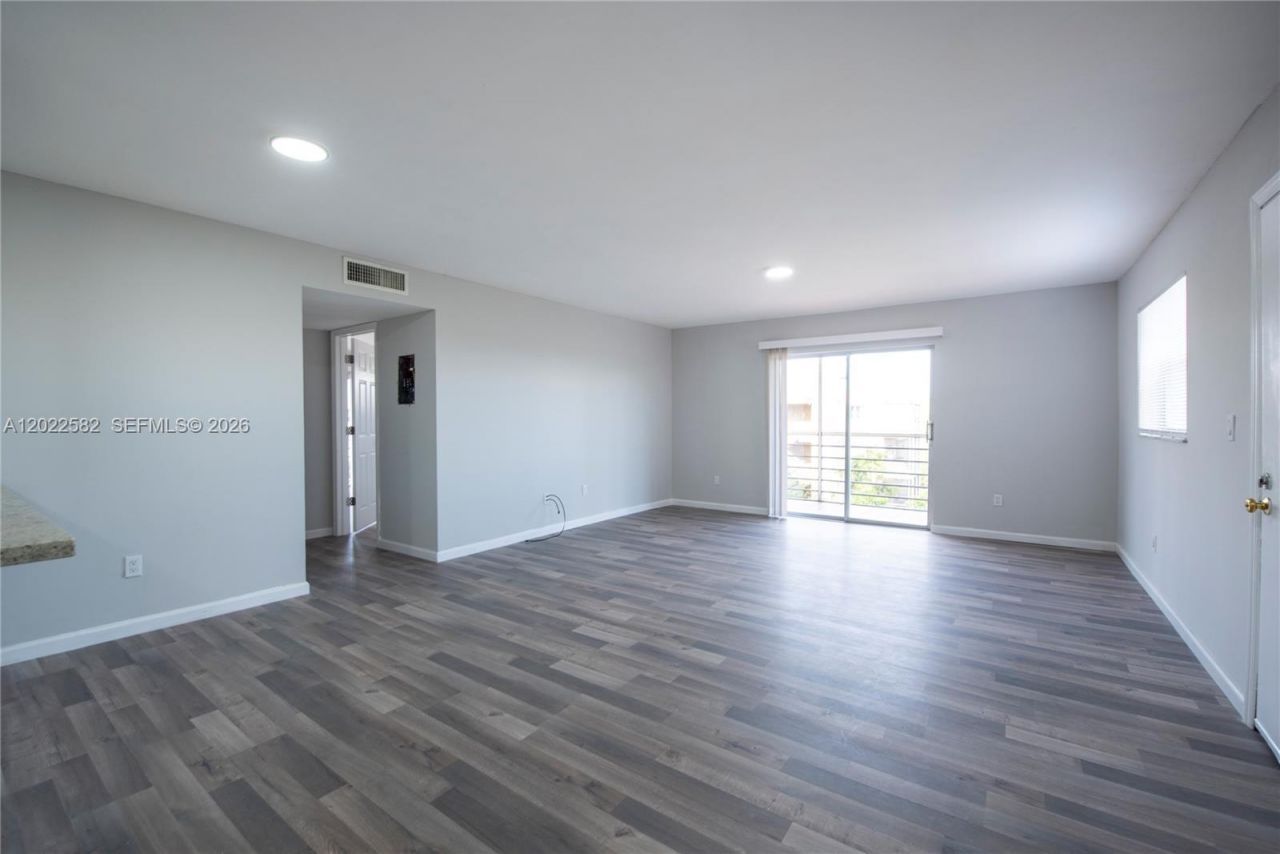 4111 Stirling Rd , Unit 509, Dania Beach, FL 33314 Photo