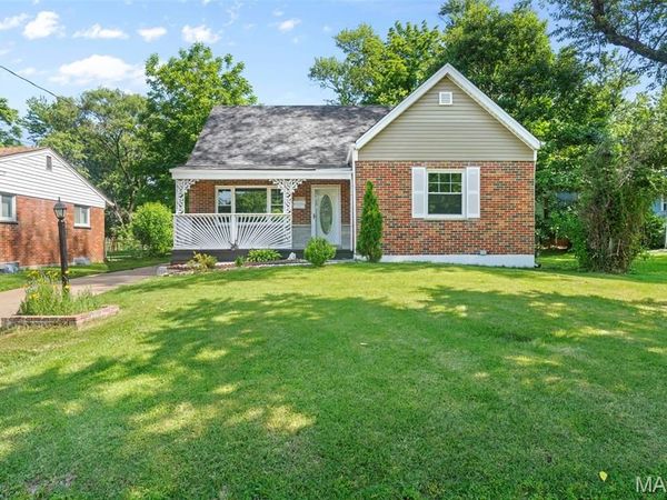 8913 Rosemore Place, St Louis, MO 63114