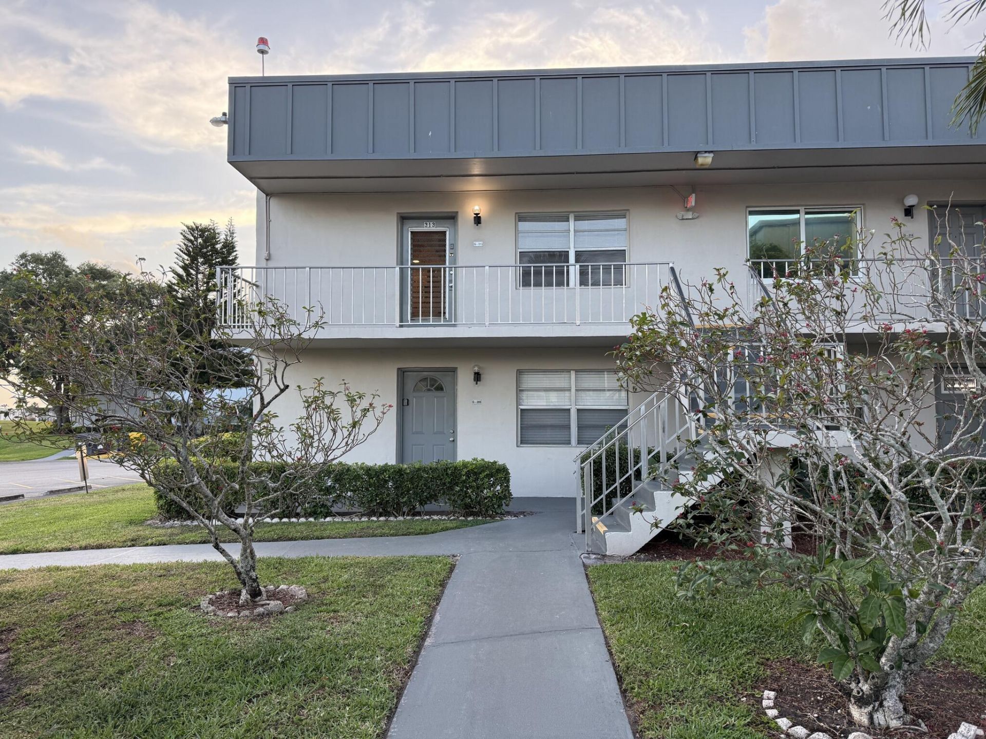 313 Burgundy G, Delray Beach, FL 33484 Photo