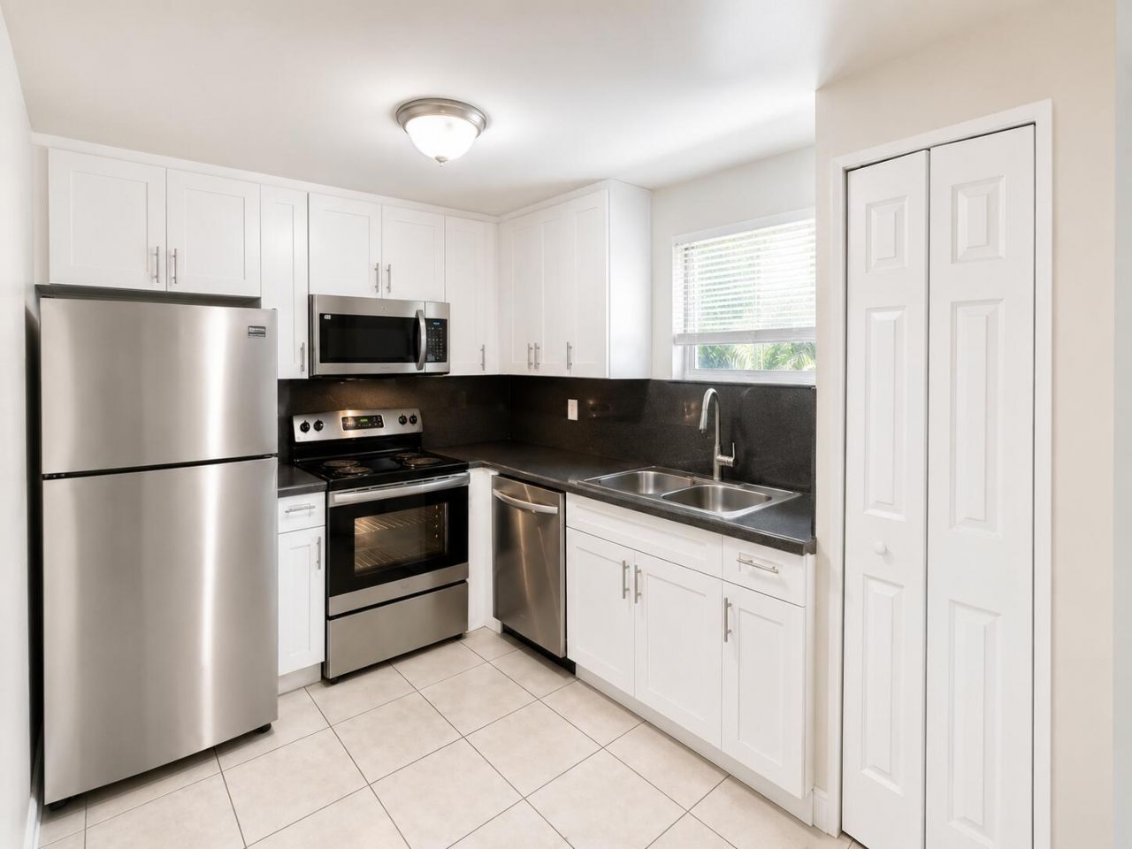 4205 N University Drive, Unit 106, Sunrise, FL 33351 Photo