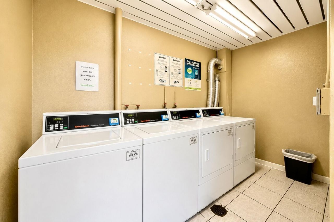 4205 N University Drive, Unit 106, Sunrise, FL 33351 Photo