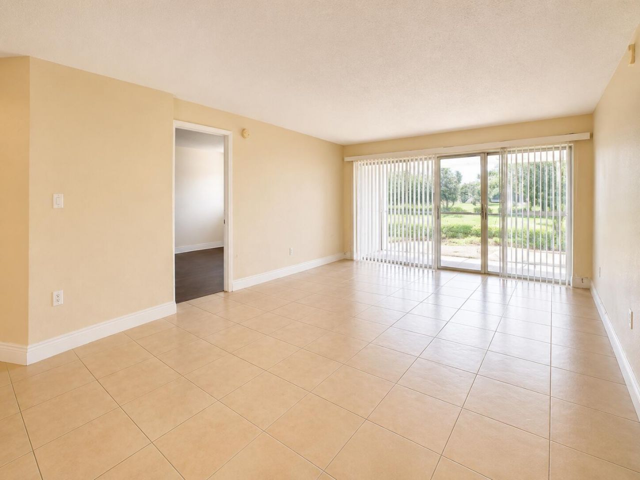 4205 N University Drive, Unit 106, Sunrise, FL 33351 Photo
