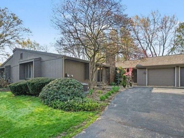 840 Brook Village Court, Holland, MI 49423