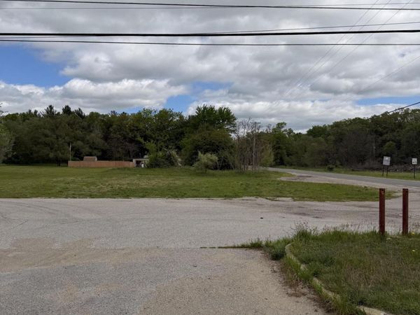 3974 E Apple Avenue, Muskegon, MI 49442