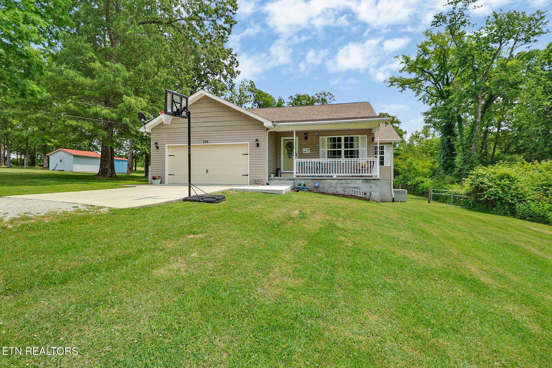 188 Bent Tree Drive, Crossville, TN 38555 Main Photo