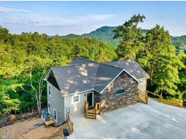 3325 Grouse Ridge Lane, Sevierville, TN 37862