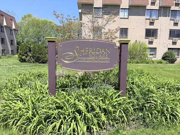 135 Grove St, Unit 112, Rockland, MA 02370