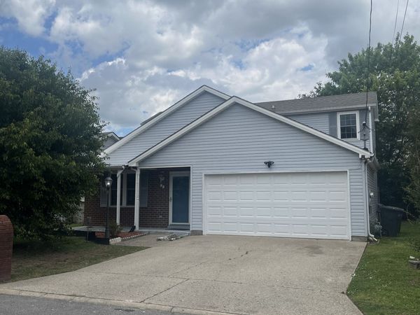 99 Edgehill Ln , Hendersonville, TN 37075