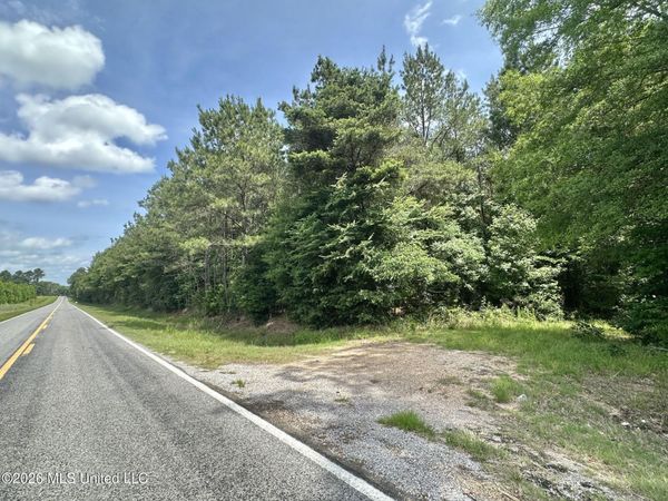 3 Highway 483 , Morton, MS 39117