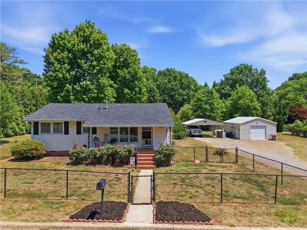 1007 Jackson Street , Mayodan, NC 27027