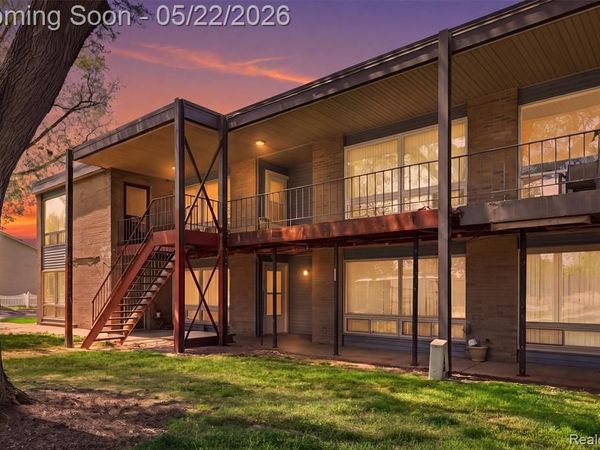 15055 Hubbard Street, Livonia, MI 48154